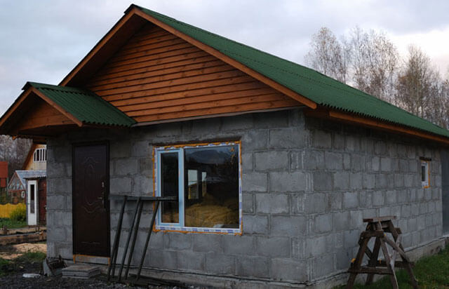 Доставка на участок банных блоков